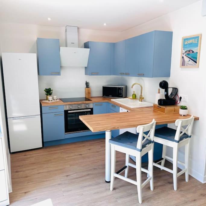 Appartement Au Coeur De Granville Luaran gambar